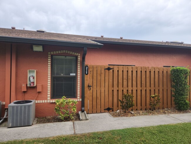 822 SW 47th Terrace in Cape Coral, FL - Building Photo - Building Photo