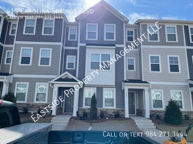 415 Carolina Spgs Blvd in Apex, NC - Foto de edificio - Building Photo