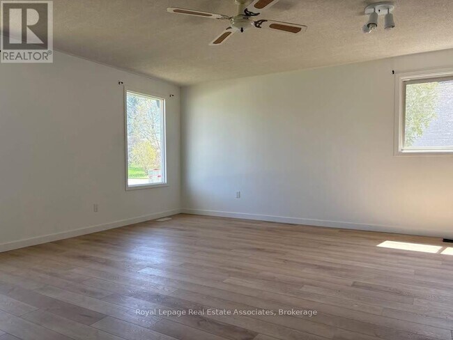 312 Pineview Gardens in Shelburne, ON - Building Photo - Building Photo