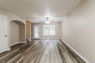 5049 Rifle Rd in Conroe, TX - Building Photo - Building Photo