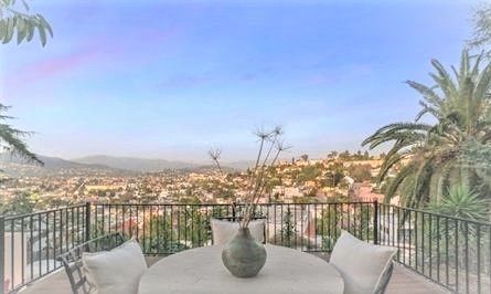 1345 Cambridge Dr in Glendale, CA - Building Photo