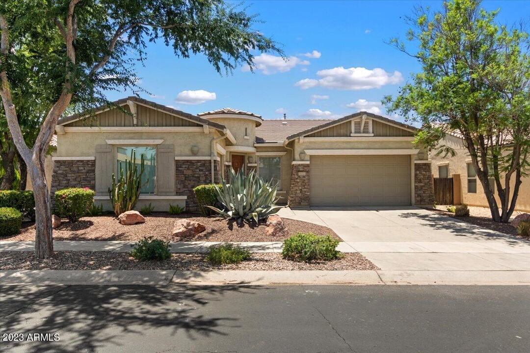 743 E Torrey Pines Pl in Chandler, AZ - Building Photo