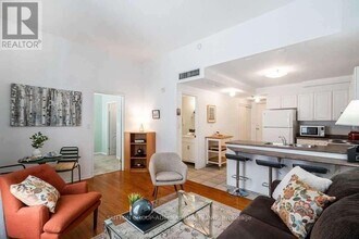 4198 Dundas St W in Toronto, ON - Building Photo - Building Photo