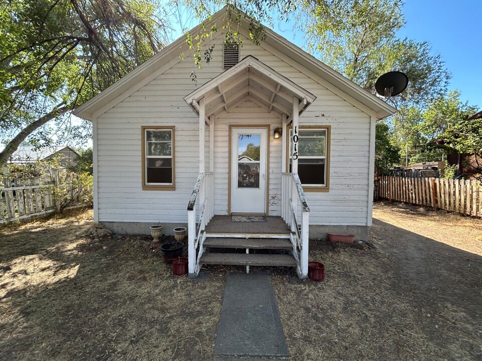 1015 E Fremont Ave in Riverton, WY - Building Photo