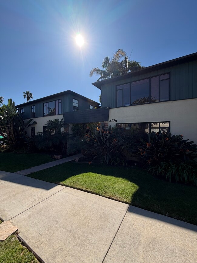 4222 Russell Ave, Unit 9