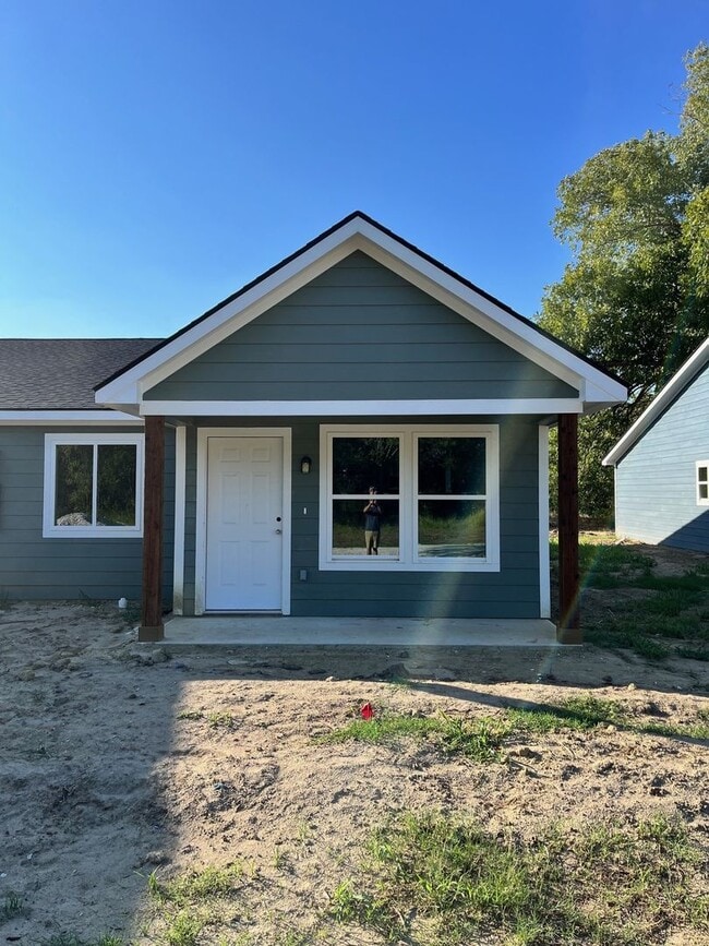 707 Atkinson St in Blooming Grove, TX - Building Photo - Building Photo