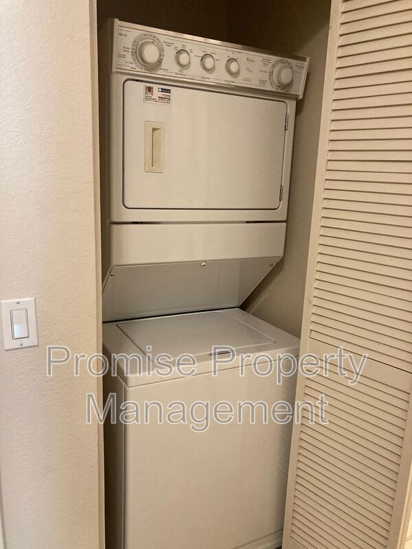 1465 C St in San Diego, CA - Building Photo - Building Photo