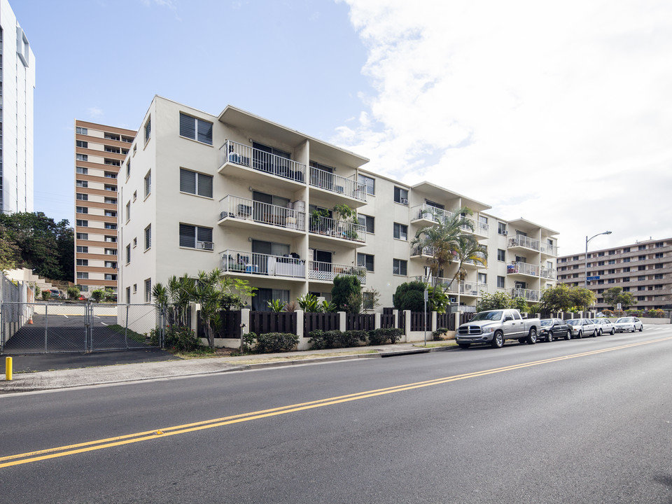 Kamaaina Hale in Honolulu, HI - Building Photo