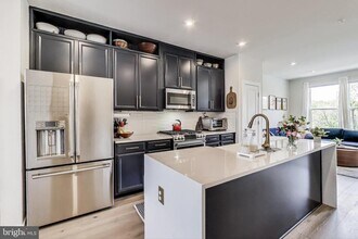 2509 River Terrace Rd in Hyattsville, MD - Building Photo - Building Photo
