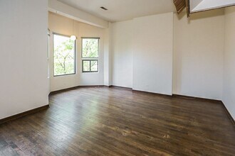 872 W Lill Ave, Unit B2 in Chicago, IL - Building Photo - Building Photo