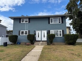 287-289-289 Stewart Ave in Hempstead, NY - Building Photo