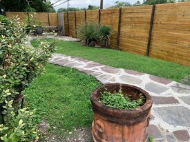 2708 S 1st St in Austin, TX - Building Photo