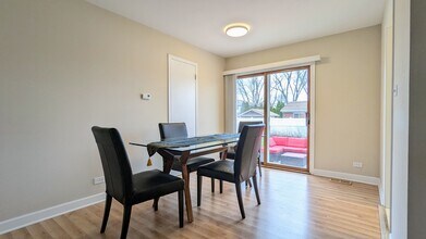 899 Horne Terrace in Des Plaines, IL - Building Photo - Building Photo