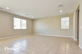 5620 Hill Cliff Ct in North Las Vegas, NV - Building Photo - Building Photo