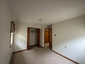 204 Locust St in Hospers, IA - Foto de edificio - Building Photo