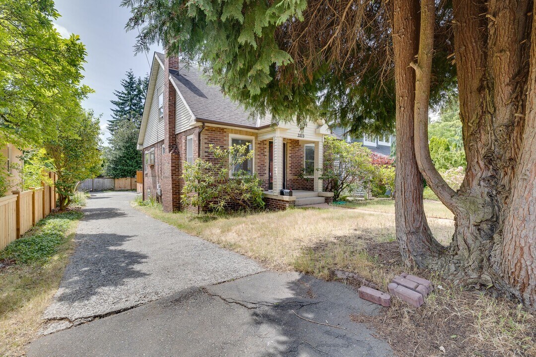 3219 NE 90th St in Seattle, WA - Building Photo