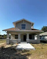 1310 Old Polk City Rd in Haines City, FL - Building Photo