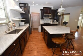 875 Nancy Lynn Ln in Arnold, MD - Building Photo - Building Photo