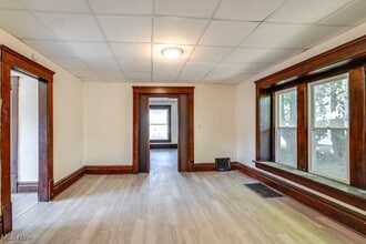 485 Allyn St in Akron, OH - Foto de edificio - Building Photo