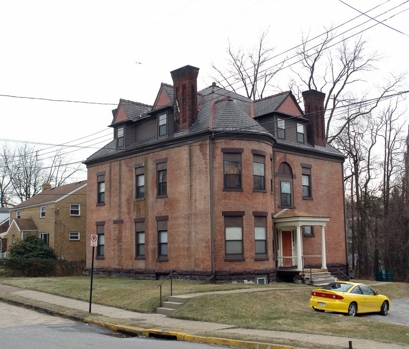 Orchard Castle in Pittsburgh, PA - Building Photo