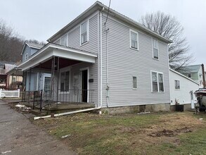 355 Locust St in New Martinsville, WV - Building Photo - Building Photo