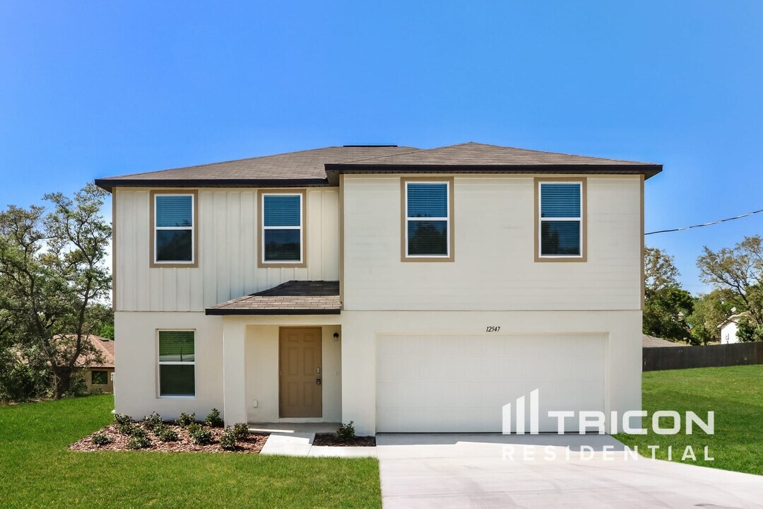 12547 Shafton Rd in Spring Hill, FL - Building Photo