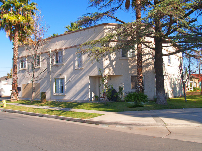 7591 5th St in Buena Park, CA - Foto de edificio - Building Photo