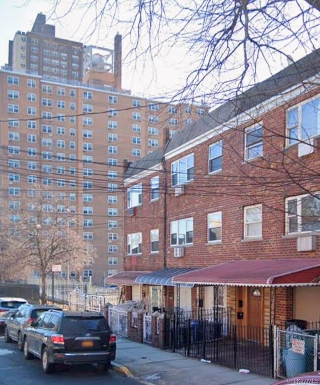 property at 762 E 211th St