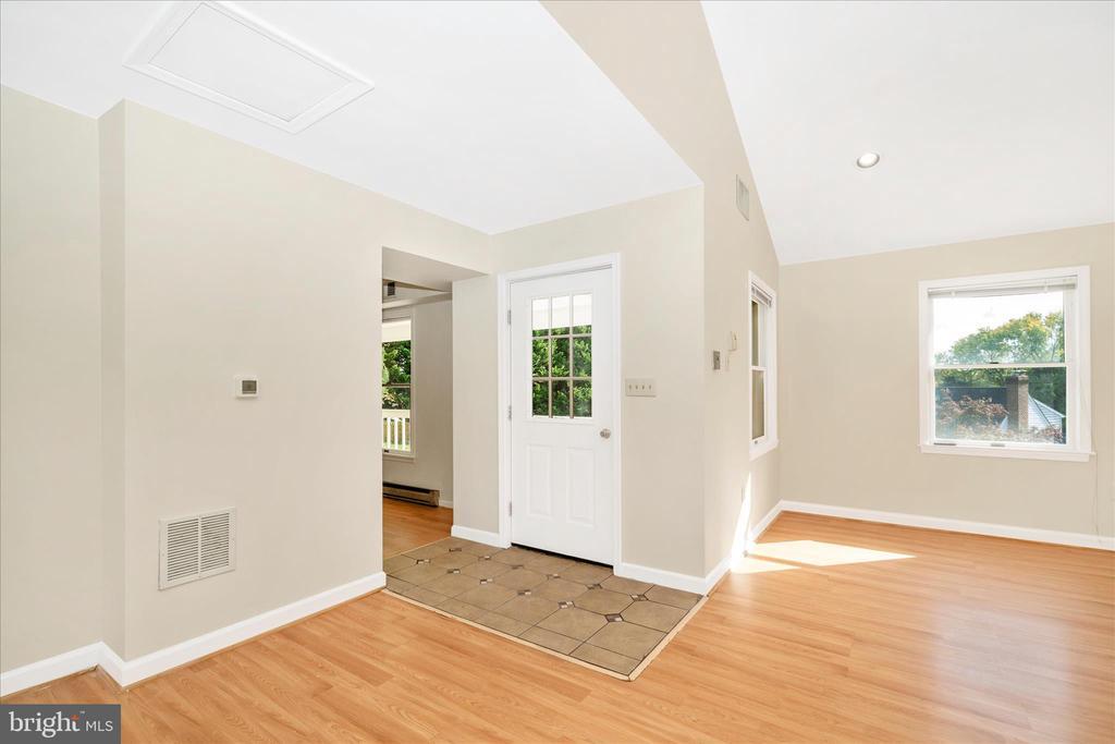 180 Wicomico Dr in New Market, MD - Building Photo