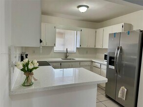 3041 W 76th St in Hialeah, FL - Building Photo - Building Photo