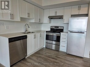 976 Simcoe St N in Oshawa, ON - Building Photo - Building Photo