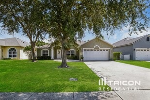 1181 Creekview Ct in St. Cloud, FL - Building Photo