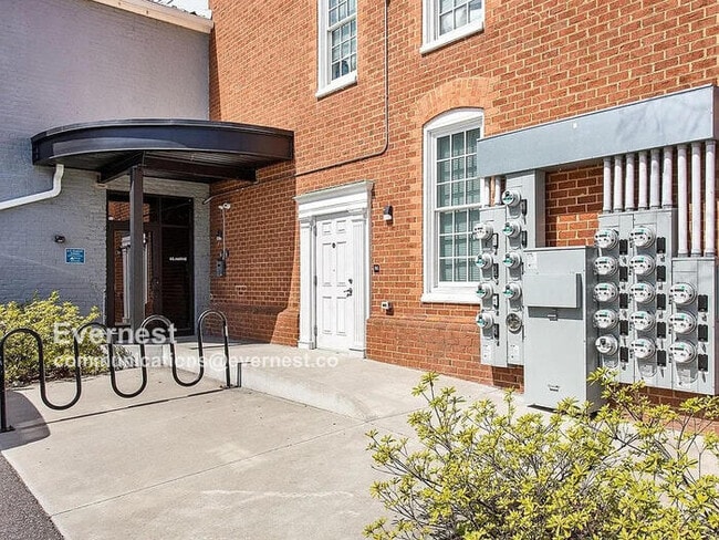 6 S Harvie St in Richmond, VA - Foto de edificio - Building Photo