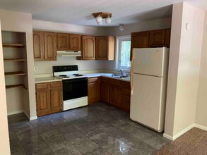 329 Old Lake Shore Rd in Gilford, NH - Building Photo - Building Photo