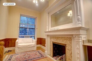 47 W 90th St in New York, NY - Building Photo