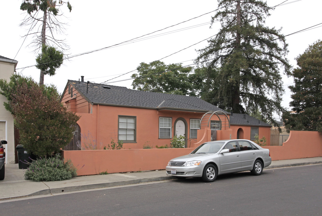 209 Lexington Ave in Redwood City, CA - Building Photo