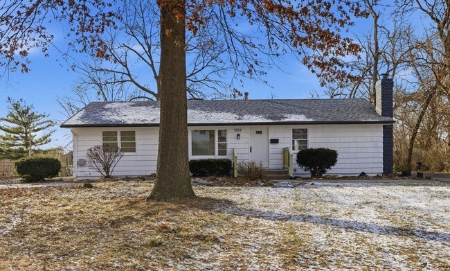 property at 1704 Highland Dr