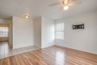 13320 White Settlement Rd, Unit Apt A in Fort Worth, TX - Building Photo - Building Photo