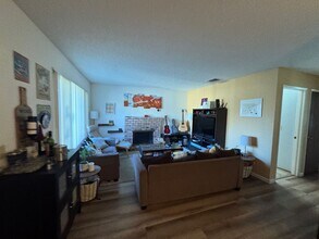 2712 Ottowa Ave in Davis, CA - Building Photo - Building Photo