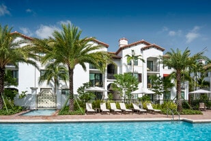 Casa Vera in Miami, FL - Building Photo