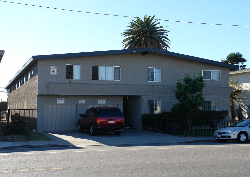 5401 Perkins Rd in Oxnard, CA - Building Photo