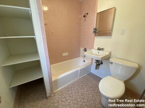 381 Harvard St, Unit 1 in Cambridge, MA - Building Photo - Building Photo