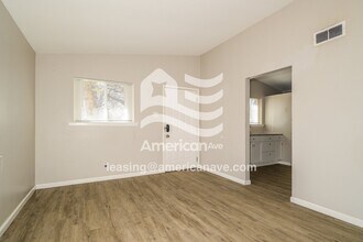 10819 Kingbee Pl in St. Ann, MO - Building Photo - Building Photo