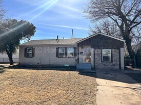 312 Bolton Pl in Midwest City, OK - Building Photo
