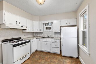 950 Merritt St SE in Grand Rapids, MI - Building Photo - Building Photo