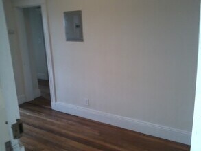 23 Egremont Rd, Unit 4 in Boston, MA - Building Photo - Building Photo