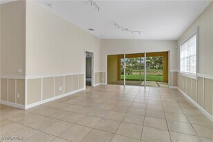7933 Umberto Ct in Naples, FL - Building Photo