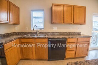 4121 Trabert Ct in Dover, PA - Foto de edificio - Building Photo