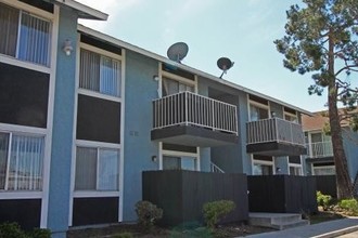 Parc Mountain View Apartments in San Bernardino, CA - Foto de edificio - Building Photo