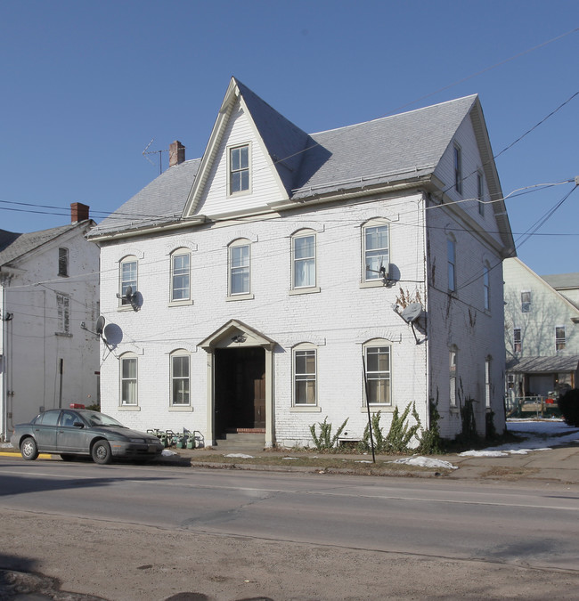 215 E Front St in Berwick, PA - Building Photo - Building Photo